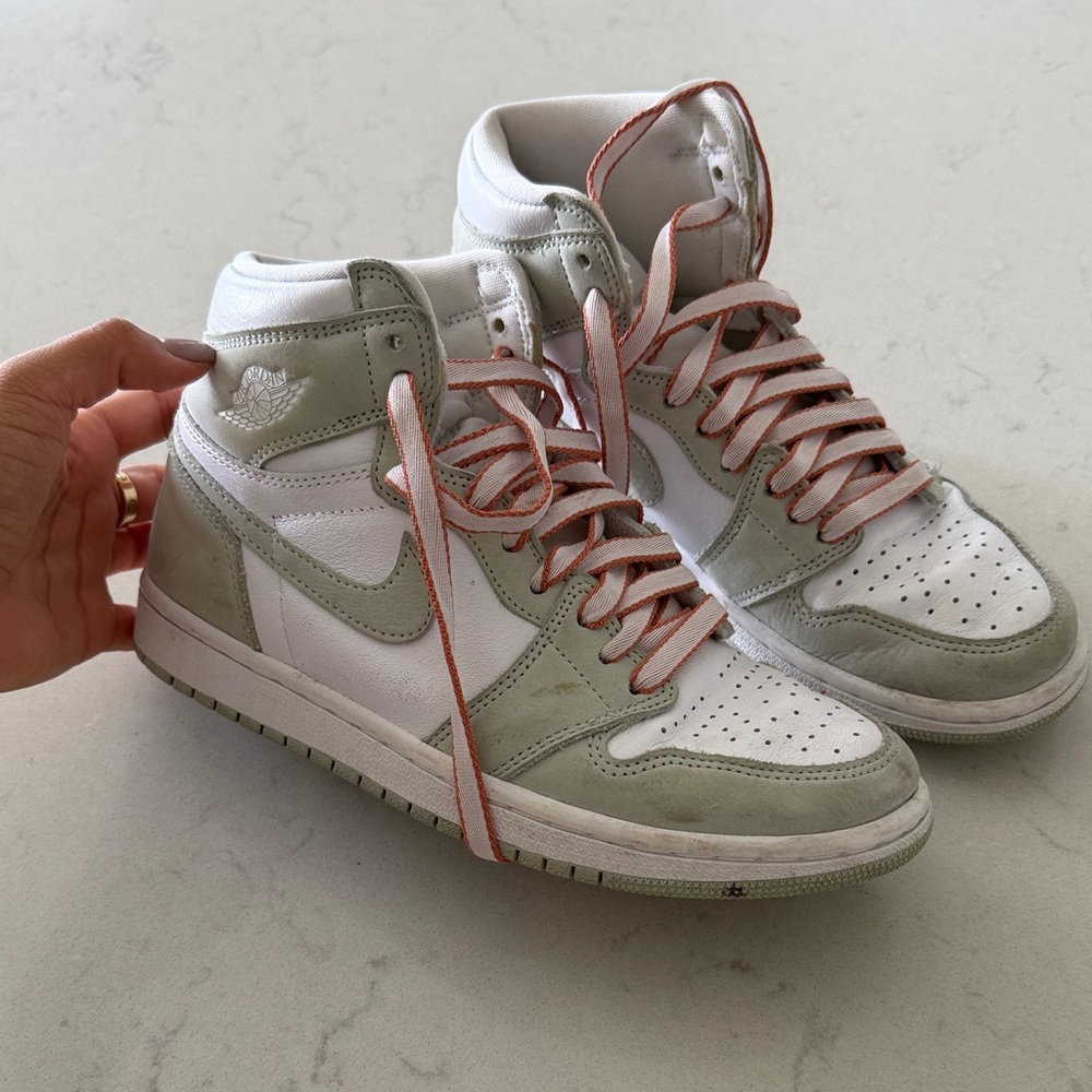 Nike Women's Sneakers in White and Gray with Pink Laces